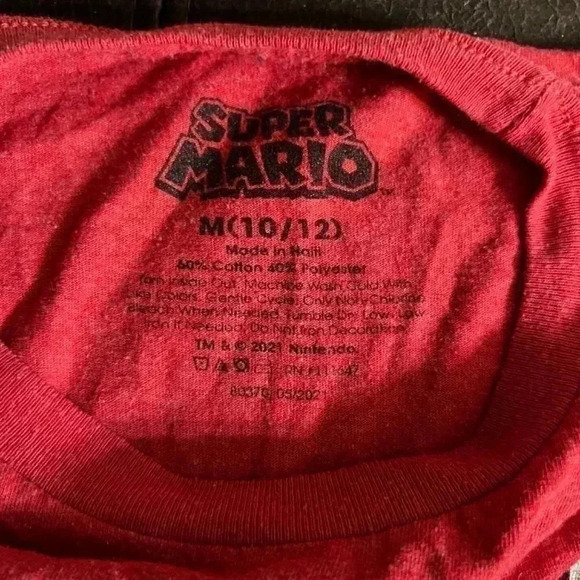 Boys size M 10/12 Mario bros T-shirt - Picture 2 of 2